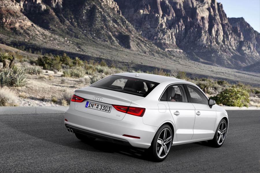 Audi A3 Sedan 2.0 TDI (8V) 2013 года  (WW) (фото 14 из 42)